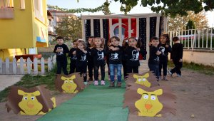 Minikler, Atatürk'ü "Anıtkabir maketi"yle andı