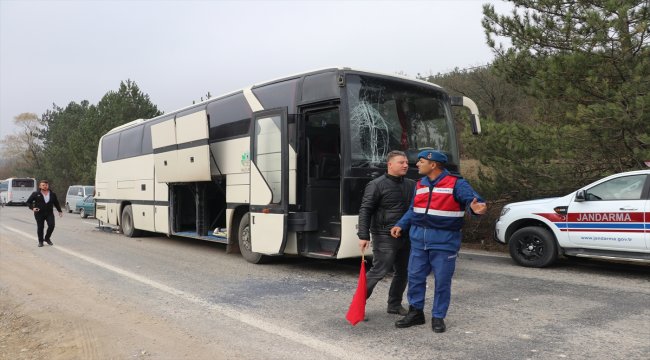 Öğrencileri taşıyan gezi otobüsleri kaza yaptı: 11 yaralı