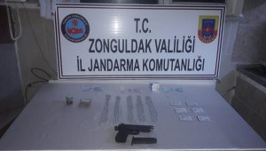 Okul müdürü uyuşturucuyla yakalandı