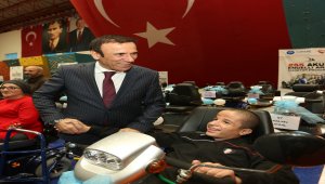 Samsun'da engellilere 255 akülü araç dağıtıldı
