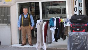Samsun'da terziden "askıda elbise" uygulaması