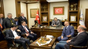 Tokat milletvekilleri, Eroğlu'nu kutladı