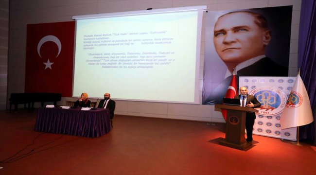 "Türk modernleşmesi ve Atatürk" paneli yapıldı