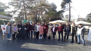 Üniversite öğrencilerinden çocuk hakları sergisi