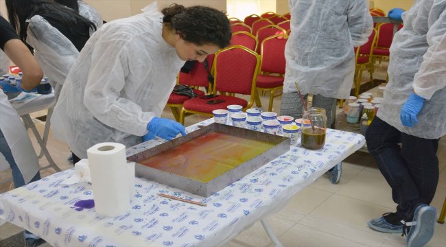 Yabancı öğrenciler ebru öğrendi