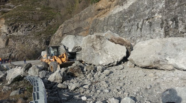 Artvin'de heyelan