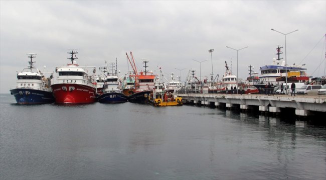 Balıkçılar hava şartlarının düzelmesini bekliyor