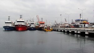 Balıkçılar hava şartlarının düzelmesini bekliyor