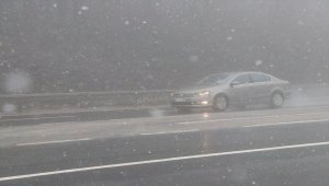 Bolu Dağı'nda kar yağışı
