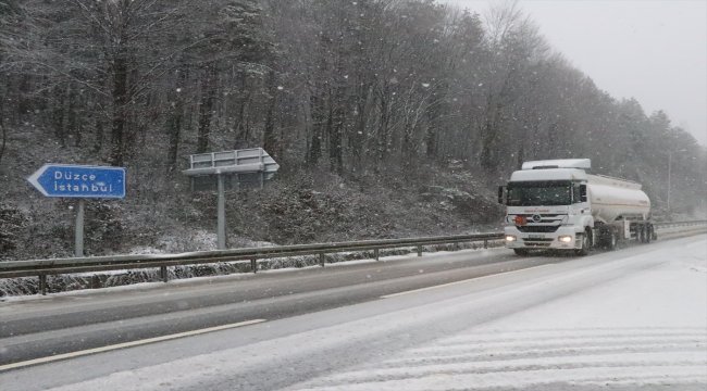 Bolu Dağı'nda yoğun kar yağışı