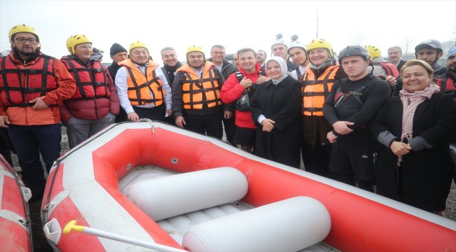 Engelliler için kürek çektiler