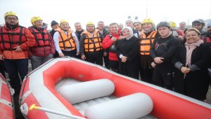 Engelliler için kürek çektiler