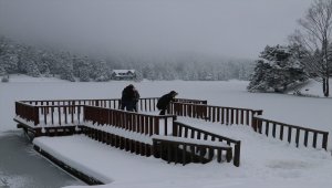 Gölcük Gölü buz tuttu