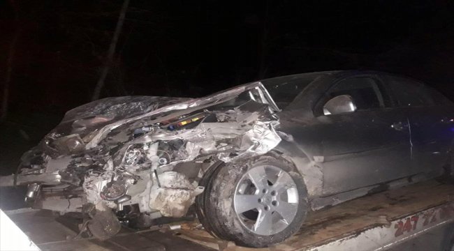 Hurdaya dönen otomobilden sağ çıktı
