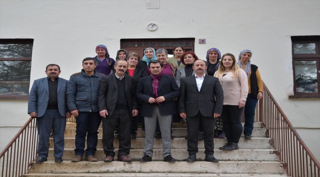 Kaymakam Tengir, dokuma kursunu ziyaret etti