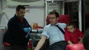 Kaymakam Türker'den kan bağışı