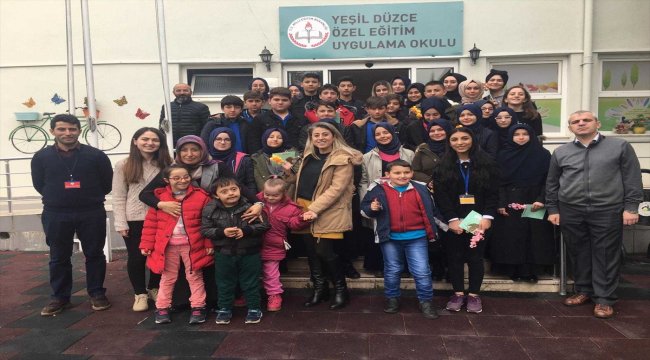 Lise öğrencilerinden engelli kardeşlerine ziyaret