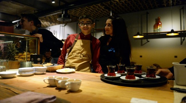 "Müşterilerimiz onların elinden çay içmek istiyor"