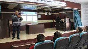 Polis öğrencilere eğitim verdi