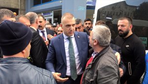 Rize Valisi Kemal Çeber, silahlı saldırıya uğrayan Rize Emniyet Müdürü Altuğ Verdi'nin şehit düştüğünü söyledi.