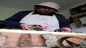Sahilden topladıklarını "sanat eseri"ne dönüştürüyor