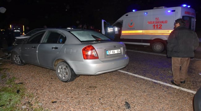Sinop'ta iki otomobil çarpıştı: 7 yaralı
