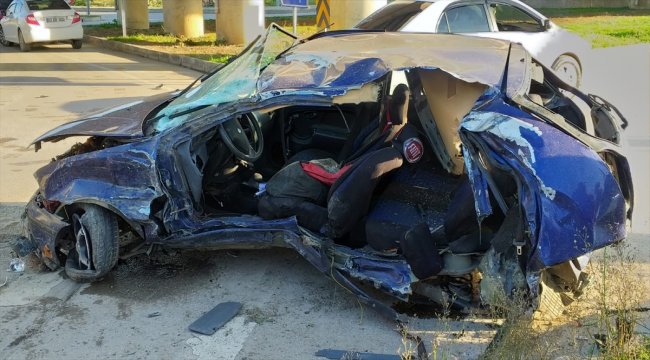 Sinop'ta otomobil ile kamyon çarpıştı: 2 yaralı
