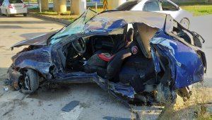 Sinop'ta otomobil ile kamyon çarpıştı: 2 yaralı