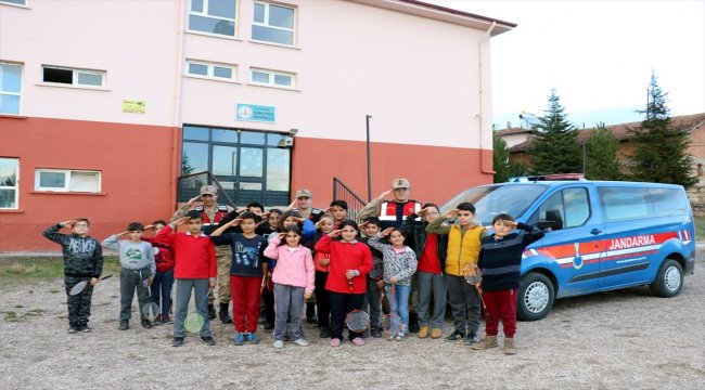 Tokat'ta okul önlerinde denetim yapıldı
