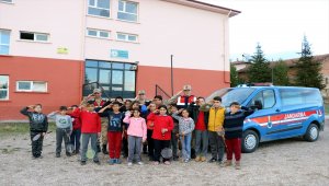 Tokat'ta okul önlerinde denetim yapıldı