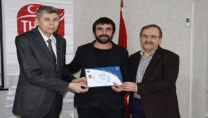 Yamaç paraşütü eğitimini tamamlayanlara sertifika