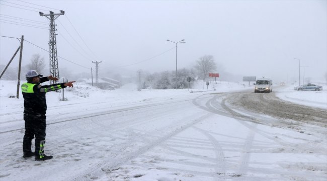 Bolu Dağı kesimi İstanbul yönü, iki tırın makaslaması sonucu ulaşıma kapandı