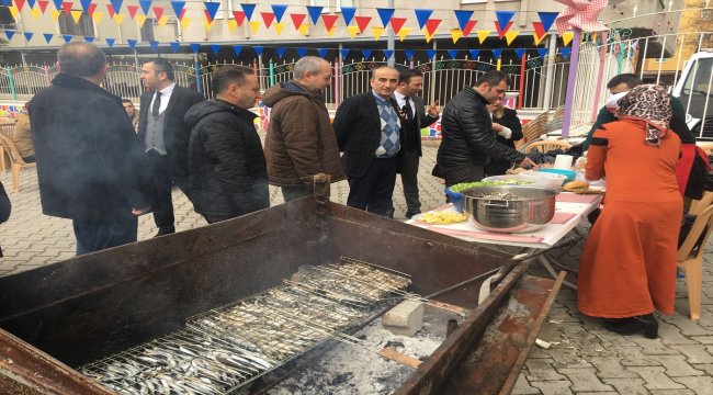 Fatsa'da öğrenciler lösemili çocuklar için reçel sattı