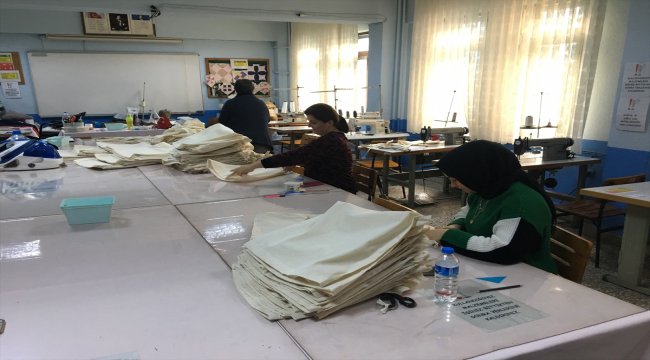 Fatsa'da ücretli poşet kursiyerlerin ürettiği bez çantalara talebi artırdı