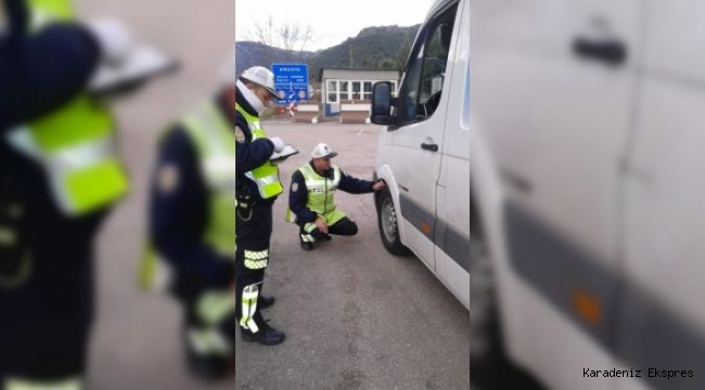 Gümüşhacıköy'de öğrenci servislerine kış lastiği denetimi