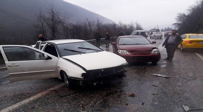 Karabük'te zincirleme trafik kazası: 7 yaralı
