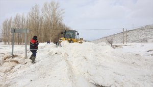 Mahsur kalan 8 kişi evlerine ulaştırıldı