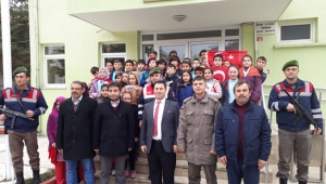 Öğrencilerden jandarmaya ziyaret
