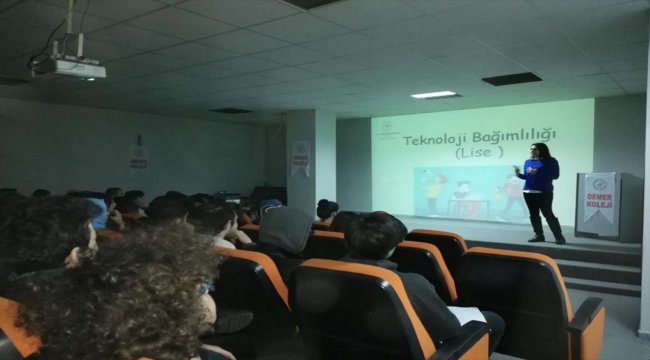 Öğrencilere 