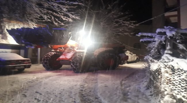 Ordu'da kar yolları kapattı, ekipler hastalar için seferber oldu