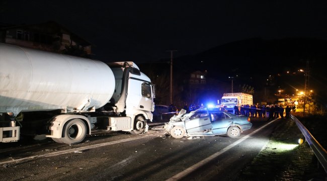 Ordu'da otomobil ile akaryakıt tankeri çarpıştı: 1 ölü
