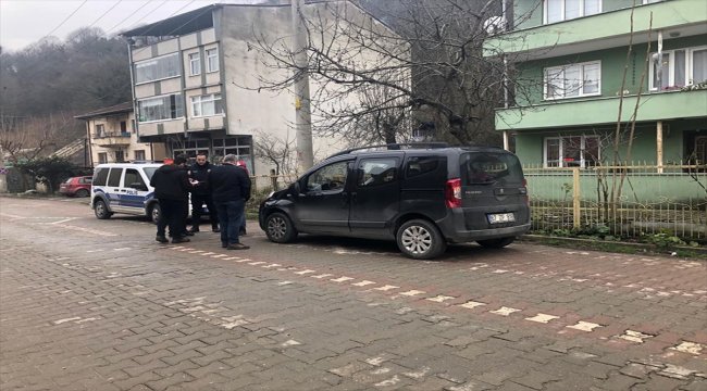 Servisten inen çocuğa araç çarptı