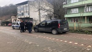 Servisten inen çocuğa araç çarptı