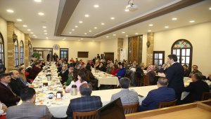 Tokat Belediye Başkanı Eroğlu, çalışanlarla bir araya geldi