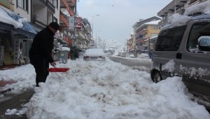 Kar yağışı nedeniyle Karabük, Sakarya, Düzce ve Zonguldak'ta 545 mahalle ve köy yolu ulaşıma kapandı