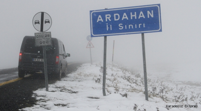 Ardahan'da kar yağışı ve sis