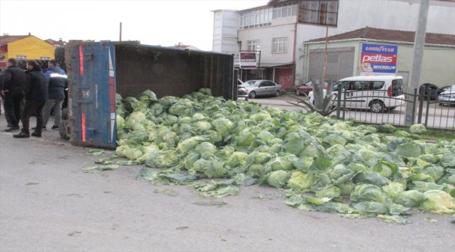 Bafra'da traktör devrildi: 1 yaralı