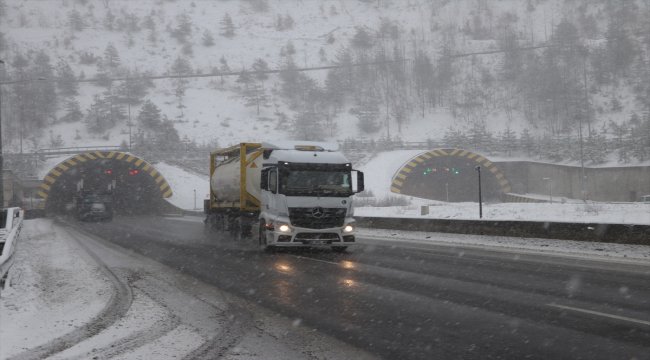 Bolu Dağı'nda yoğun kar yağışı
