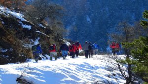 GÜDAK ve TEDAK'tan karda doğa yürüyüşü