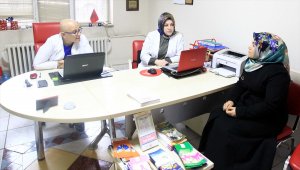 Kadın doktor kanseri 4,5 yılda 4 kez yendi